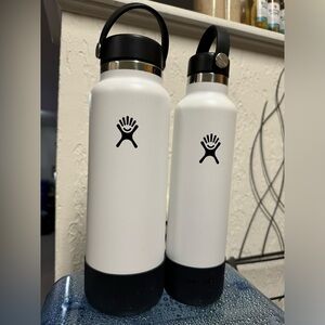 2 Hydroflasks - 40oz and 24oz